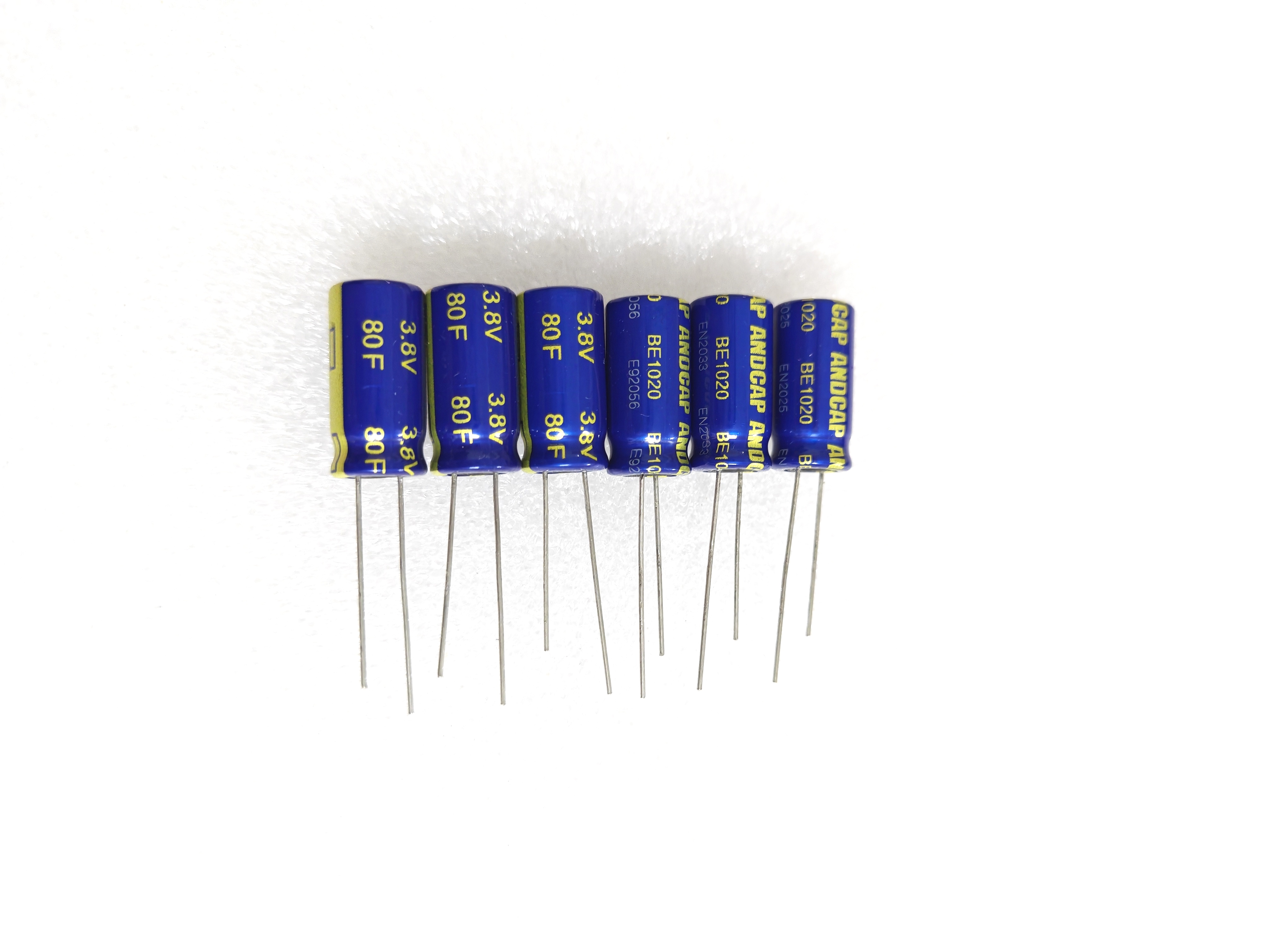 3.8V 200F