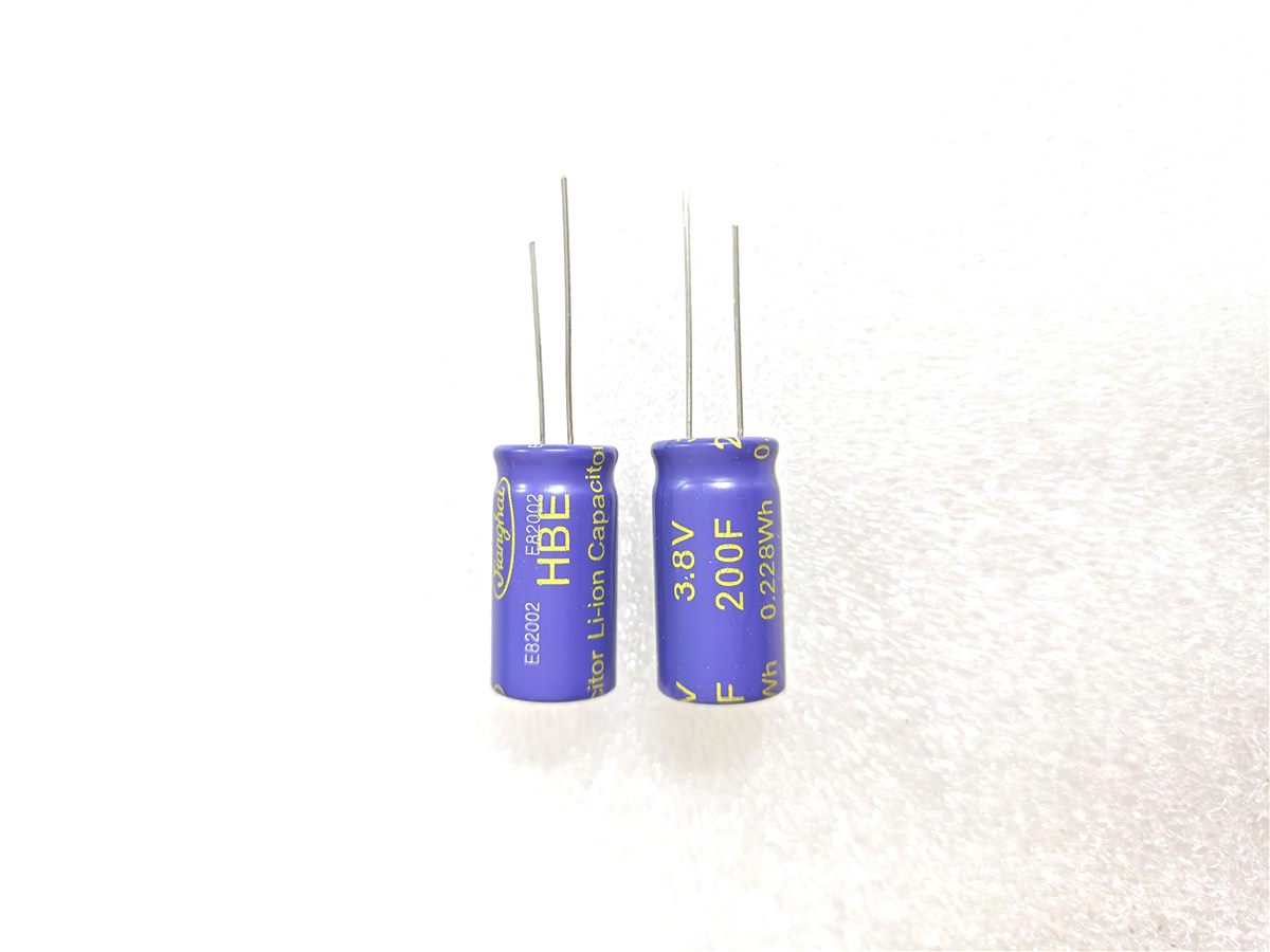 3.8V 200F