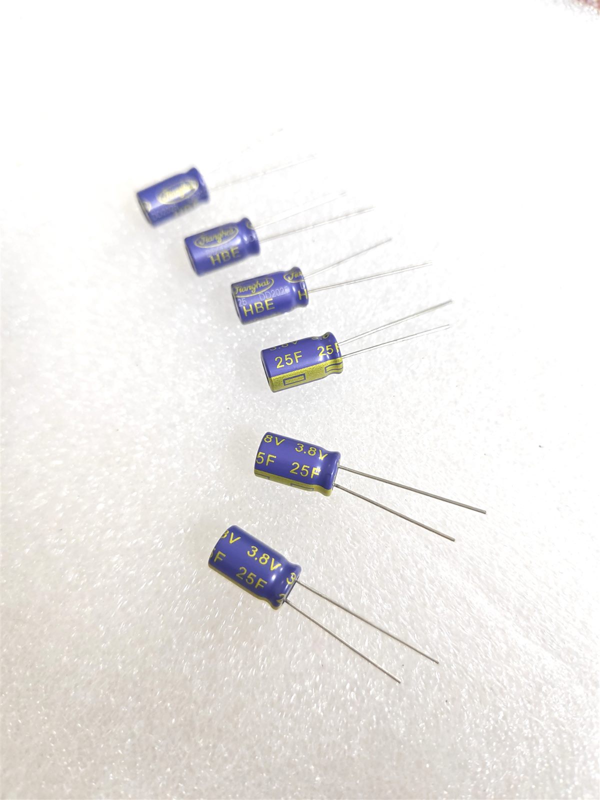 3.8V 25F